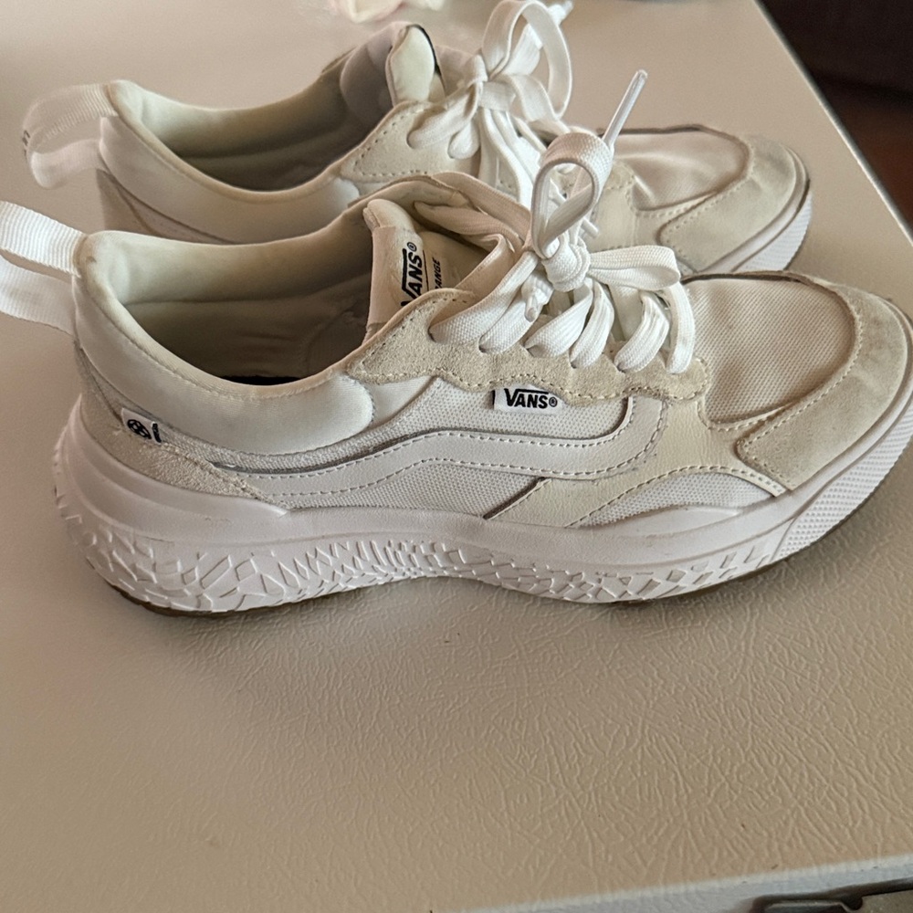 White Vans UltraRange Neo VR3